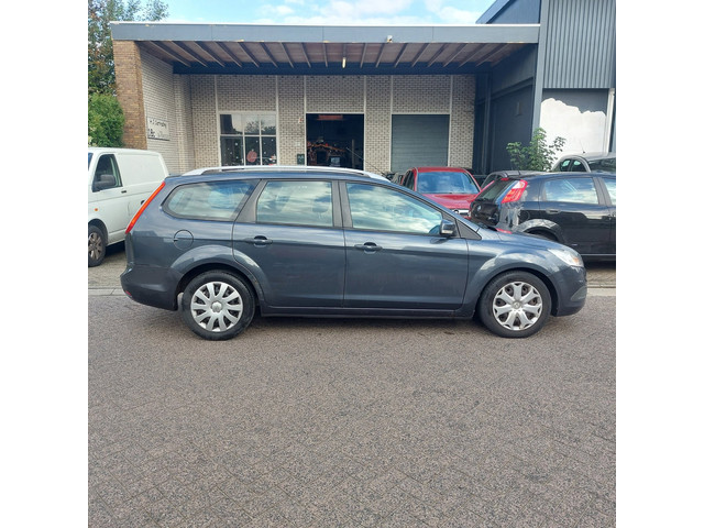 Foto 6 van Ford Focus Wagon 1.6 Trend met Nieuwe APK