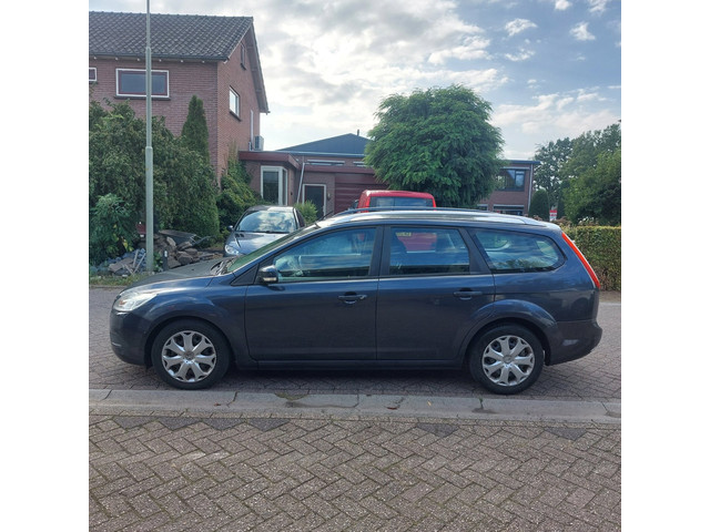 Foto 7 van Ford Focus Wagon 1.6 Trend met Nieuwe APK