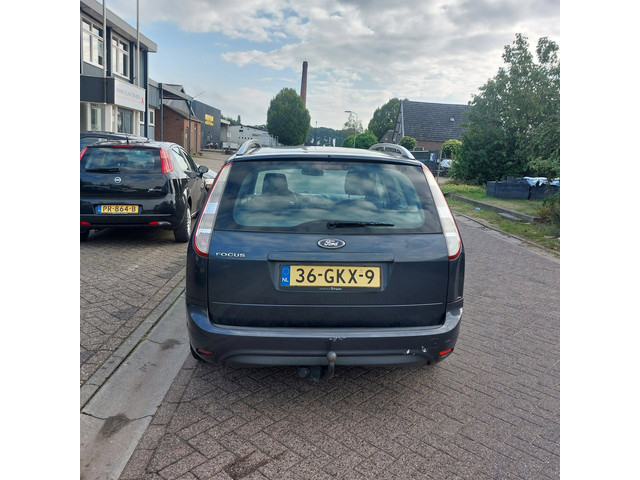 Foto 9 van Ford Focus Wagon 1.6 Trend met Nieuwe APK