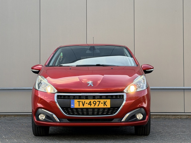 Foto 6 van Peugeot 208 1.2 - navi - automaat - nap! - airco -