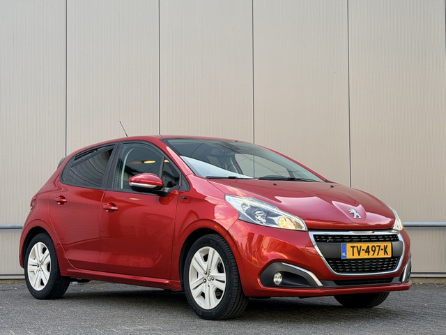 Foto 10 van Peugeot 208 1.2 - navi - automaat - nap! - airco -