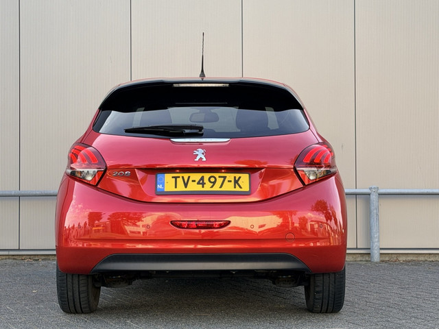 Foto 3 van Peugeot 208 1.2 - navi - automaat - nap! - airco -