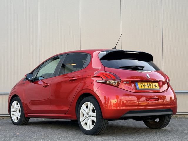 Foto 4 van Peugeot 208 1.2 - navi - automaat - nap! - airco -