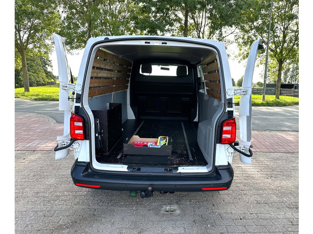 Foto 10 van Volkswagen Transporter 2.0 TDI L2H1 Highline AUTOMAAT MARGE