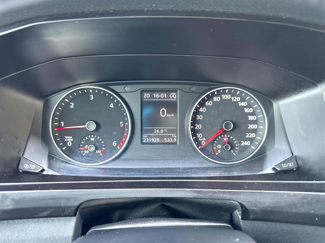 Foto 4 van Volkswagen Transporter 2.0 TDI L2H1 Highline AUTOMAAT MARGE