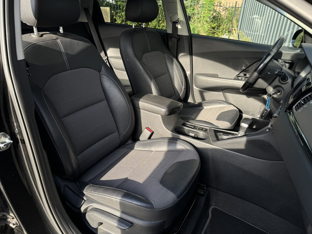 Foto 8 van Kia Niro 1.6 GDi Hybrid Edition 1e eigenaar, Trekhaak, Panoramadak