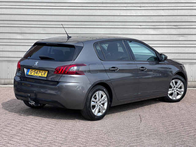 Foto 2 van Peugeot 308 1.2 PureTech 130PK Blue Lease Executive|Pano|Trekhaak