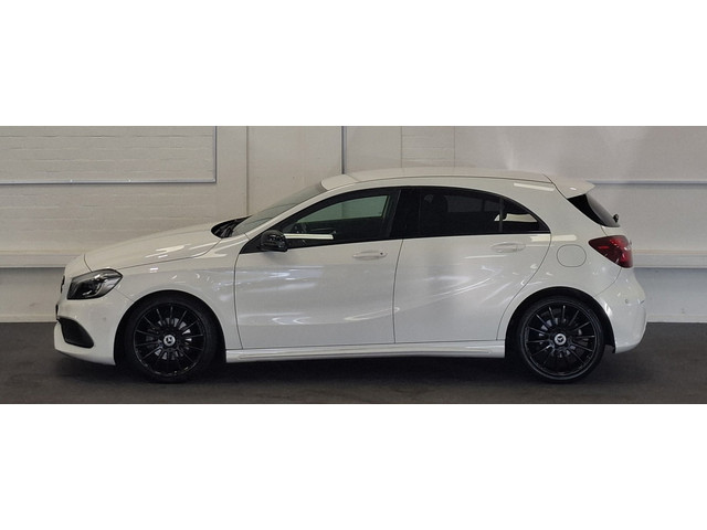 Foto 9 van Mercedes-Benz A-klasse 180 AMG Night Edition Plus Camera Xenon LED Leder Mooi!