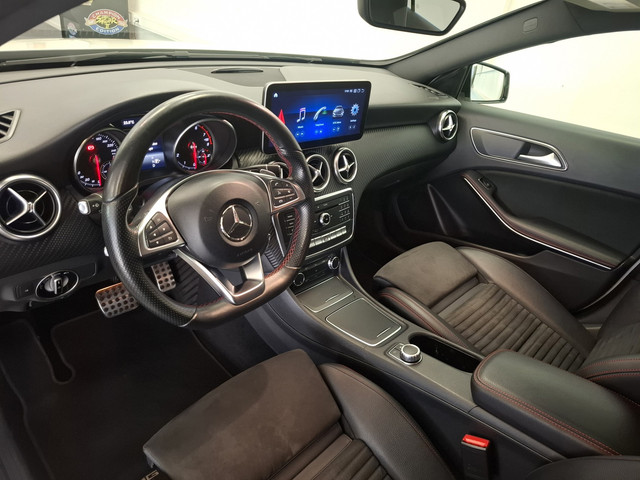 Foto 5 van Mercedes-Benz A-klasse 180 AMG Night Edition Plus Camera Xenon LED Leder Mooi!
