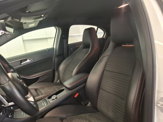 Foto 4 van Mercedes-Benz A-klasse 180 AMG Night Edition Plus Camera Xenon LED Leder Mooi!