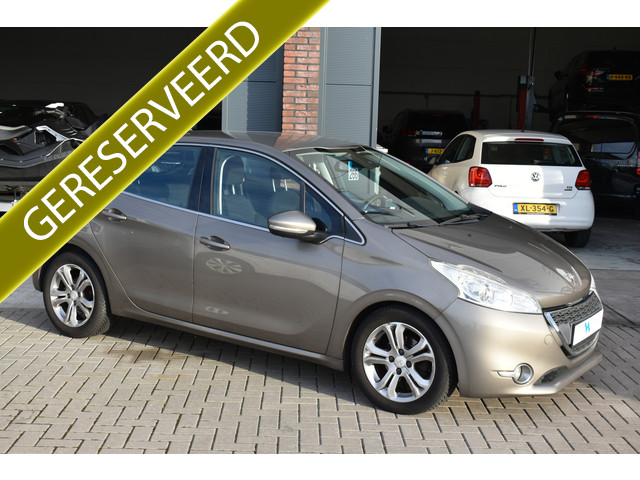 Peugeot 208 1.6 e-HDi Allure gereserveerd (bj 2012)