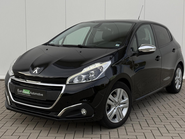Foto 2 van Peugeot 208 1.2 PureTech Signature  | extreem lage km stand | stoelverwarming | carplay | Heel netje