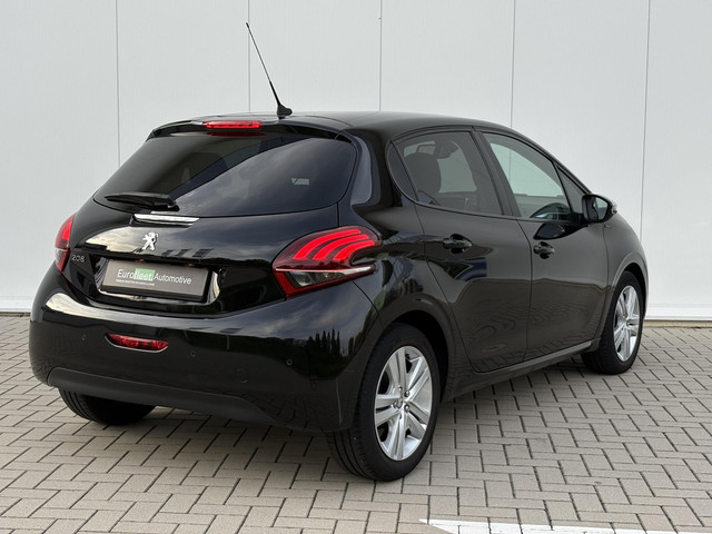 Foto 7 van Peugeot 208 1.2 PureTech Signature  | extreem lage km stand | stoelverwarming | carplay | Heel netje