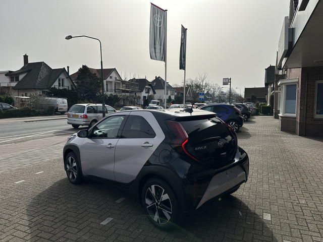 Foto 8 van Toyota Aygo X Hybrid 115 pulse + easy pack stoelverwarming / keyless start / parkeersensoren voor +