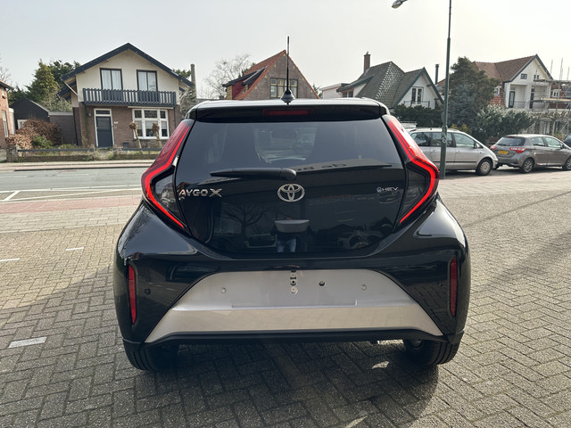 Foto 9 van Toyota Aygo X Hybrid 115 pulse + easy pack stoelverwarming / keyless start / parkeersensoren voor +