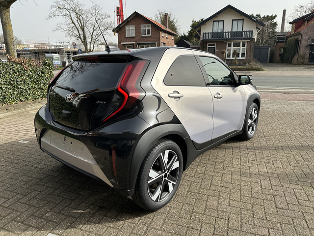 Foto 10 van Toyota Aygo X Hybrid 115 pulse + easy pack stoelverwarming / keyless start / parkeersensoren voor +