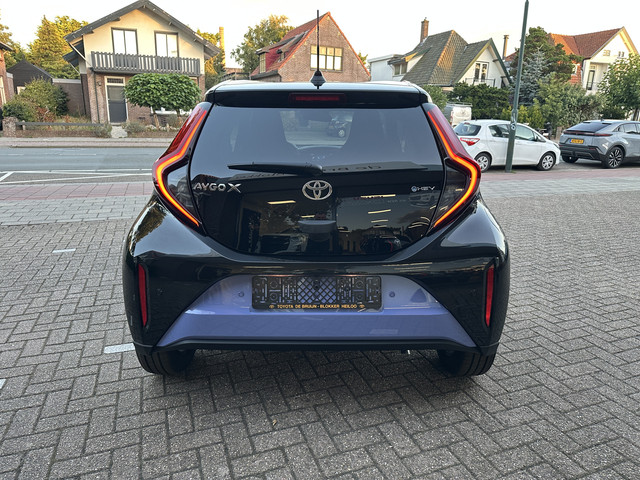 Foto 9 van Toyota Aygo X Hybrid 115 pulse + easy pack stoelverwarming / keyless start / parkeersensoren voor +