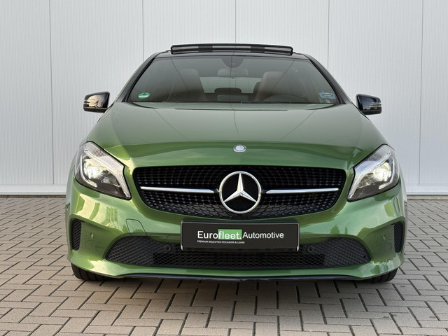 Foto 2 van Mercedes-Benz A-klasse A 160 Urban Exclusive | Night Package  | Panorama | Lederen bekleding