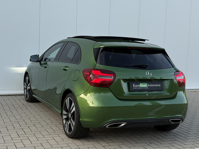 Foto 6 van Mercedes-Benz A-klasse A 160 Urban Exclusive | Night Package  | Panorama | Lederen bekleding