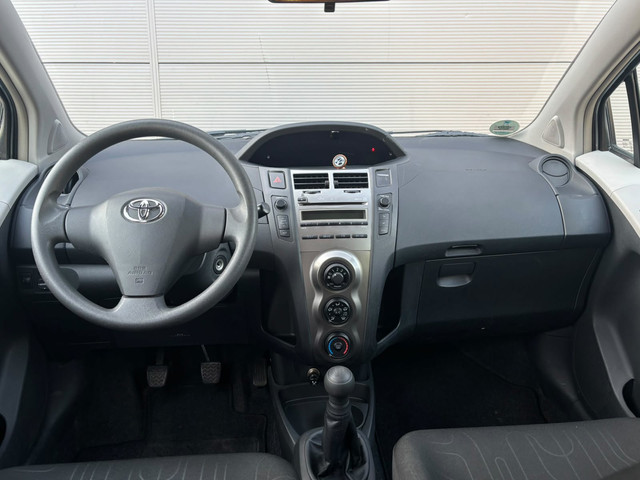 Foto 2 van Toyota Yaris 1.0 VVTi Acces Airco| 5Drs