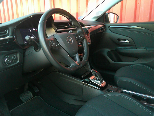 Foto 8 van Opel Corsa 1.2 Elegance Automaat / Airco / Carplay