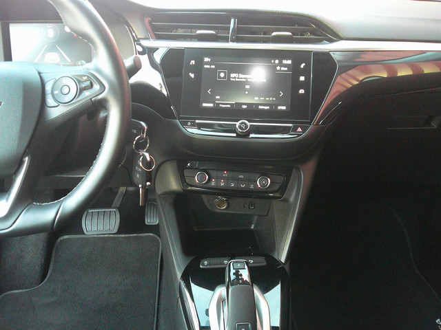 Foto 6 van Opel Corsa 1.2 Elegance Automaat / Airco / Carplay