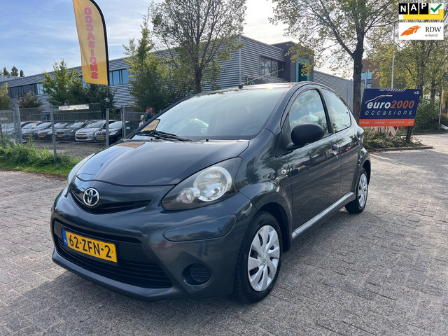 Foto 2 van Toyota Aygo 1.0 VVT-i Comfort - Airco - elektr ramen - 5Drs