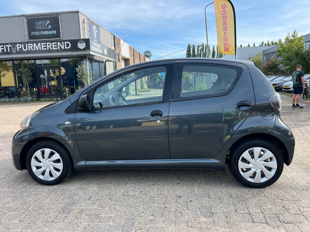 Foto 4 van Toyota Aygo 1.0 VVT-i Comfort - Airco - elektr ramen - 5Drs