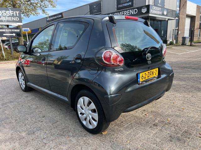 Foto 6 van Toyota Aygo 1.0 VVT-i Comfort - Airco - elektr ramen - 5Drs