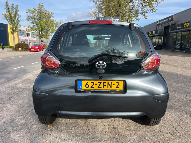 Foto 7 van Toyota Aygo 1.0 VVT-i Comfort - Airco - elektr ramen - 5Drs