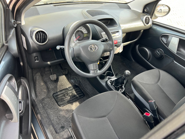 Foto 8 van Toyota Aygo 1.0 VVT-i Comfort - Airco - elektr ramen - 5Drs