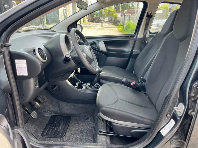 Foto 9 van Toyota Aygo 1.0 VVT-i Comfort - Airco - elektr ramen - 5Drs