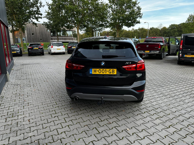 Foto 6 van BMW X1 SDrive18d High Executive / Automaat / Trekhaak / Navi / Cruise / Stoelver. /