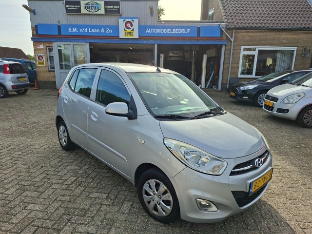 Foto 2 van HYUNDAI I10 1.1 i-Drive Cool RADIO CD/AIRCO/CENTR.VERGR/ELEC.RAMEN VOOR