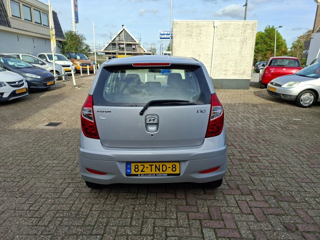 Foto 6 van HYUNDAI I10 1.1 i-Drive Cool RADIO CD/AIRCO/CENTR.VERGR/ELEC.RAMEN VOOR
