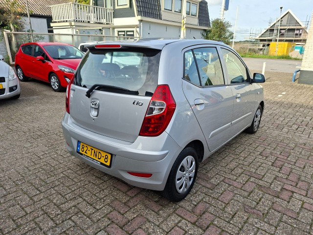 Foto 7 van HYUNDAI I10 1.1 i-Drive Cool RADIO CD/AIRCO/CENTR.VERGR/ELEC.RAMEN VOOR