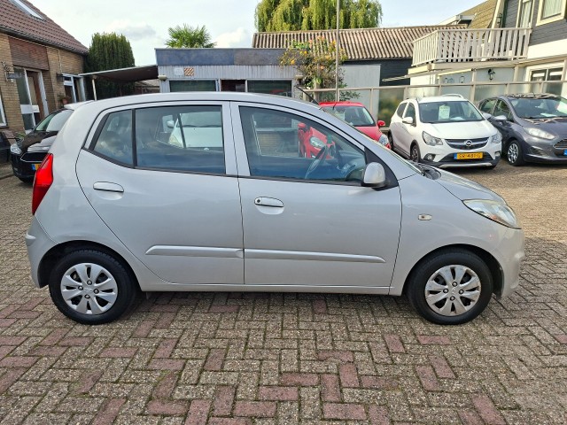 Foto 8 van HYUNDAI I10 1.1 i-Drive Cool RADIO CD/AIRCO/CENTR.VERGR/ELEC.RAMEN VOOR