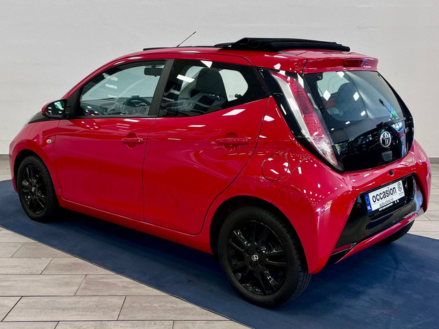 Foto 3 van Toyota Aygo 1.0 VVT-i X-Sport Cabrio | Lage km-stand | Open dak / Camera / Multimedia /