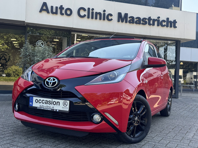 Foto 6 van Toyota Aygo 1.0 VVT-i X-Sport Cabrio | Lage km-stand | Open dak / Camera / Multimedia /