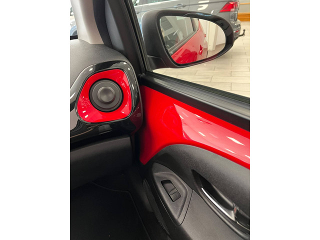 Foto 8 van Toyota Aygo 1.0 VVT-i X-Sport Cabrio | Lage km-stand | Open dak / Camera / Multimedia /