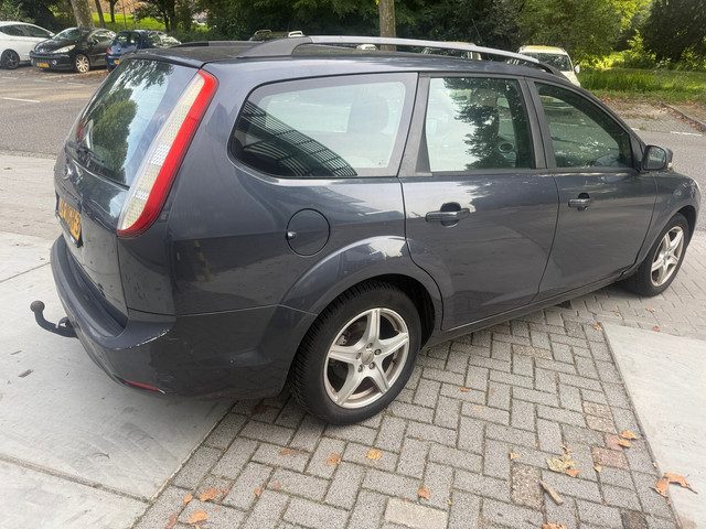Foto 9 van Ford Focus Wagon 1.6 Titanium