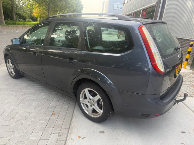 Foto 8 van Ford Focus Wagon 1.6 Titanium