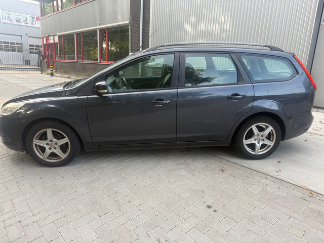 Foto 7 van Ford Focus Wagon 1.6 Titanium
