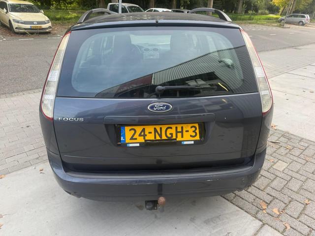 Foto 3 van Ford Focus Wagon 1.6 Titanium