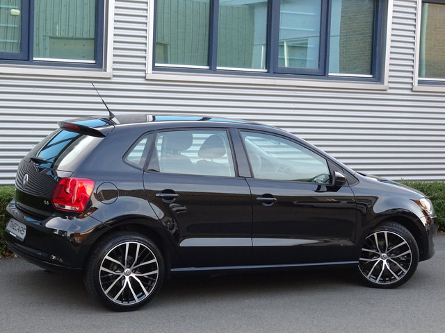 Foto 3 van Volkswagen Polo 1.4 5-Deurs Comfortline Airco Carplay