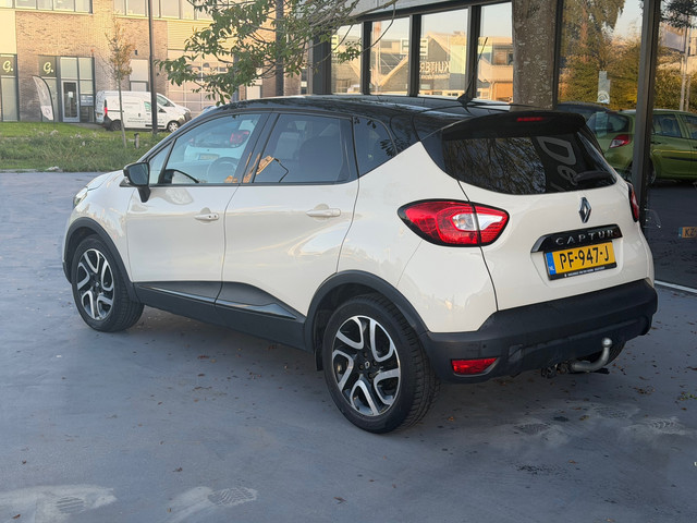 Foto 5 van Renault Captur 1.2 TCe Helly Hansen/automaat/airco/cruise/ Trekhaak/camra/PDC achter/Dealer onderhou