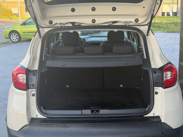 Foto 2 van Renault Captur 1.2 TCe Helly Hansen/automaat/airco/cruise/ Trekhaak/camra/PDC achter/Dealer onderhou