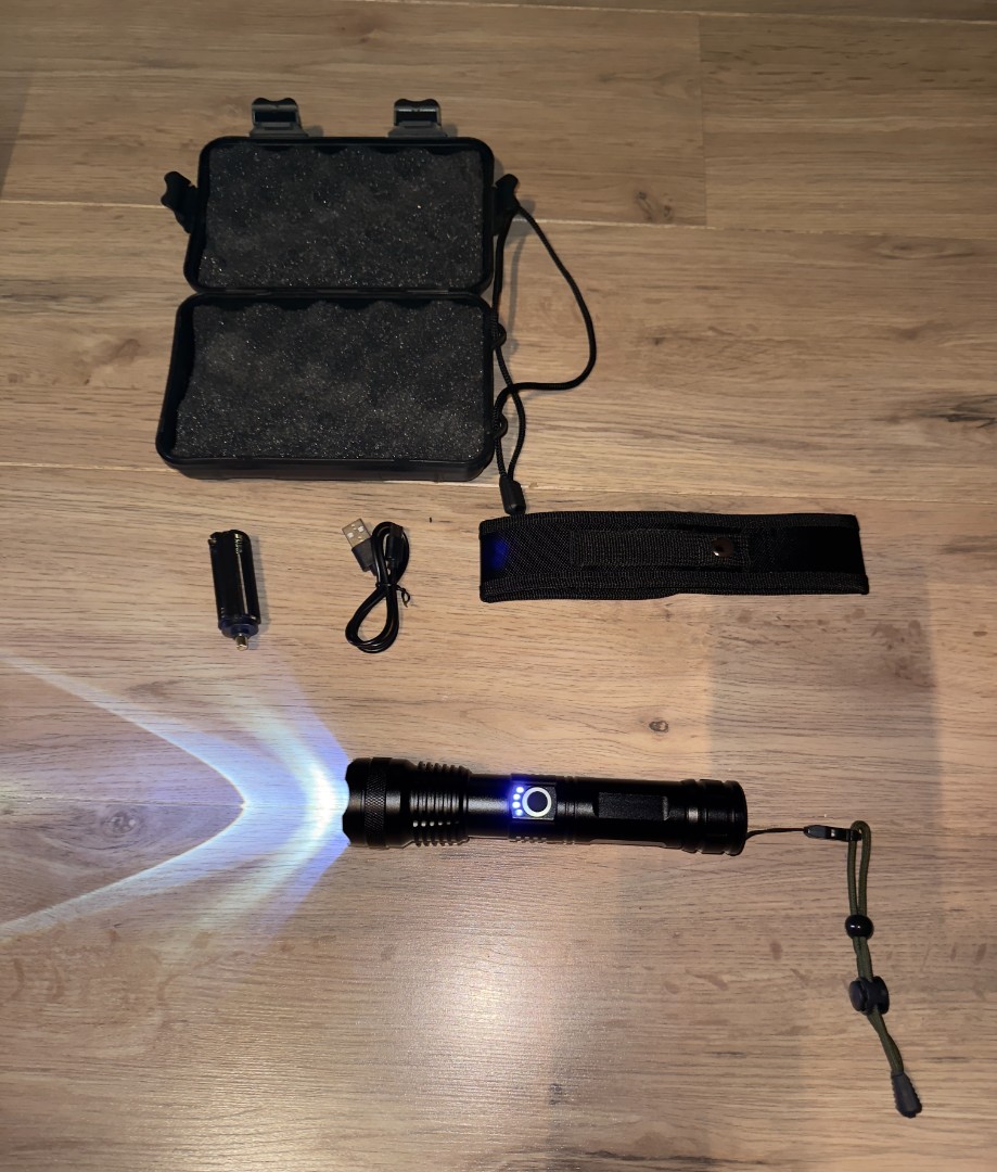 Foto 4 van Tactische zaklamp, Geweerlamp, Jachtlamp, Zaklamp, Lamp, Schijnwerper, hoog vermogend, LED. {nr13}