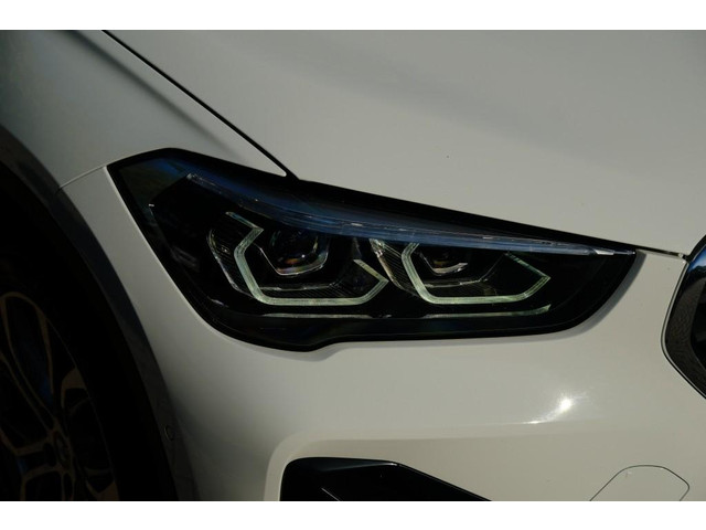 Foto 10 van BMW X1 sDrive18i 140pk Aut. Executive Edition - Navigatiesysteem - Achteruitrijcamera - Cruise contr