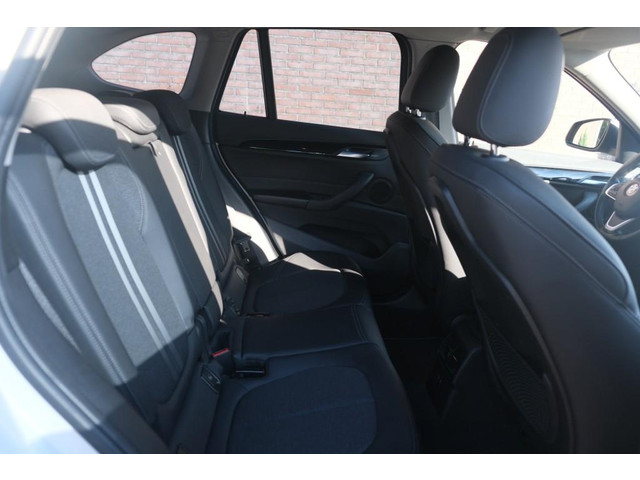 Foto 9 van BMW X1 sDrive18i 140pk Aut. Executive Edition - Navigatiesysteem - Achteruitrijcamera - Cruise contr